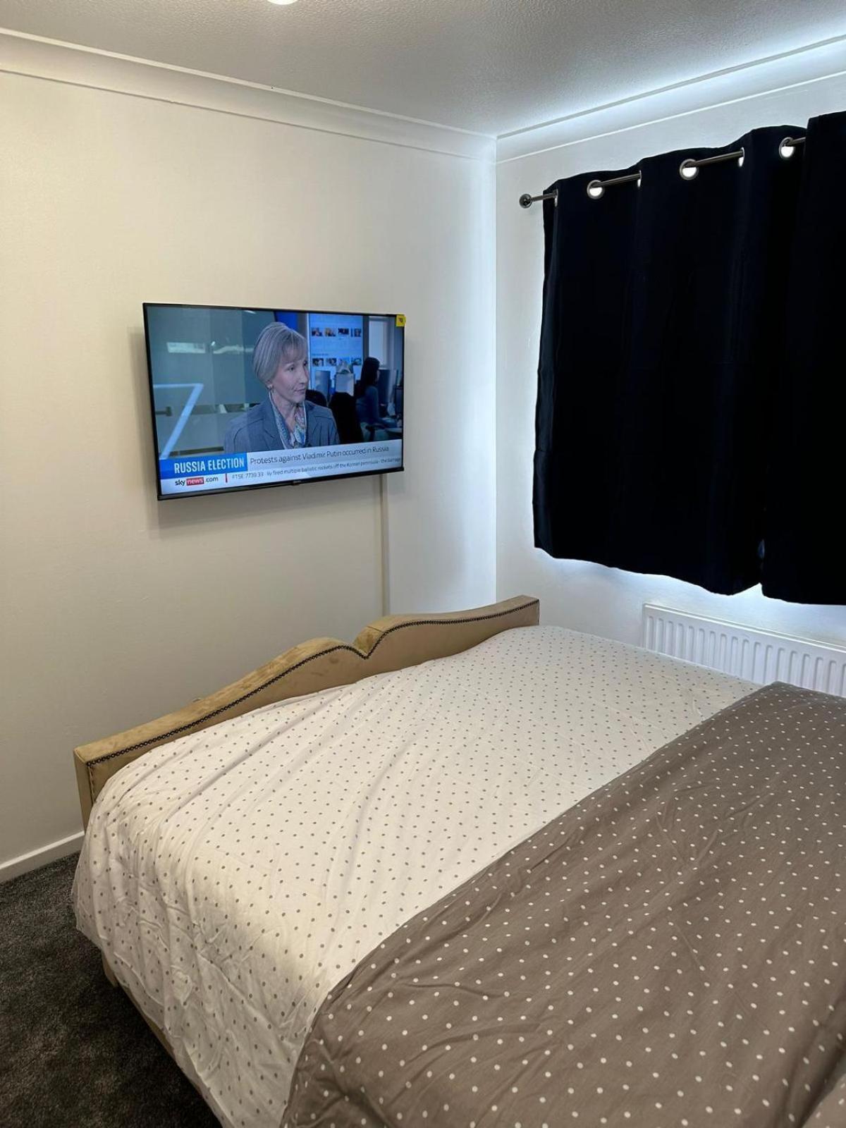 Lovely Two Bedroom Flat *