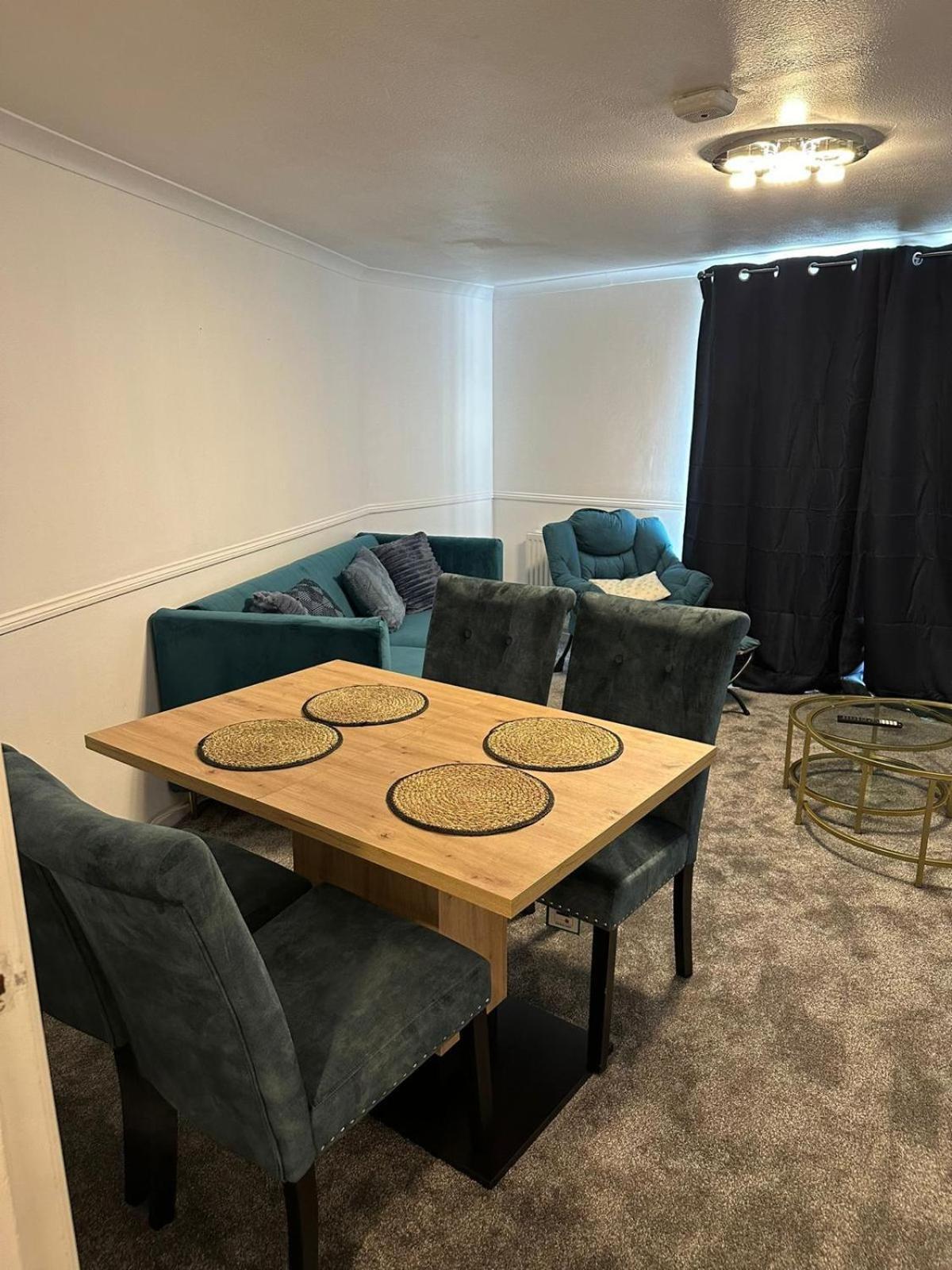 Lovely Two Bedroom Flat Apartment