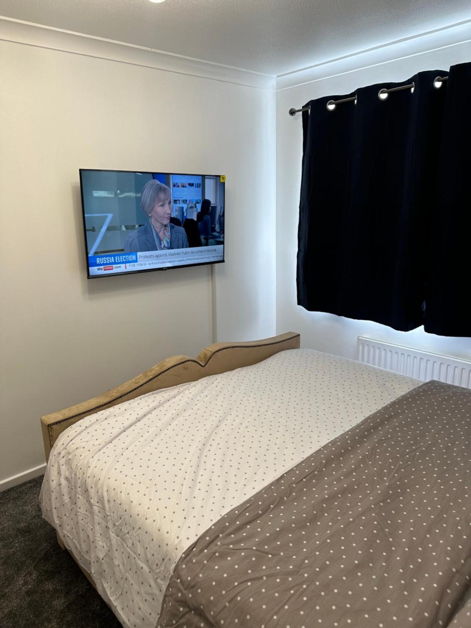 Lovely Two Bedroom Flat Apartment Thamesmead (Greater London)