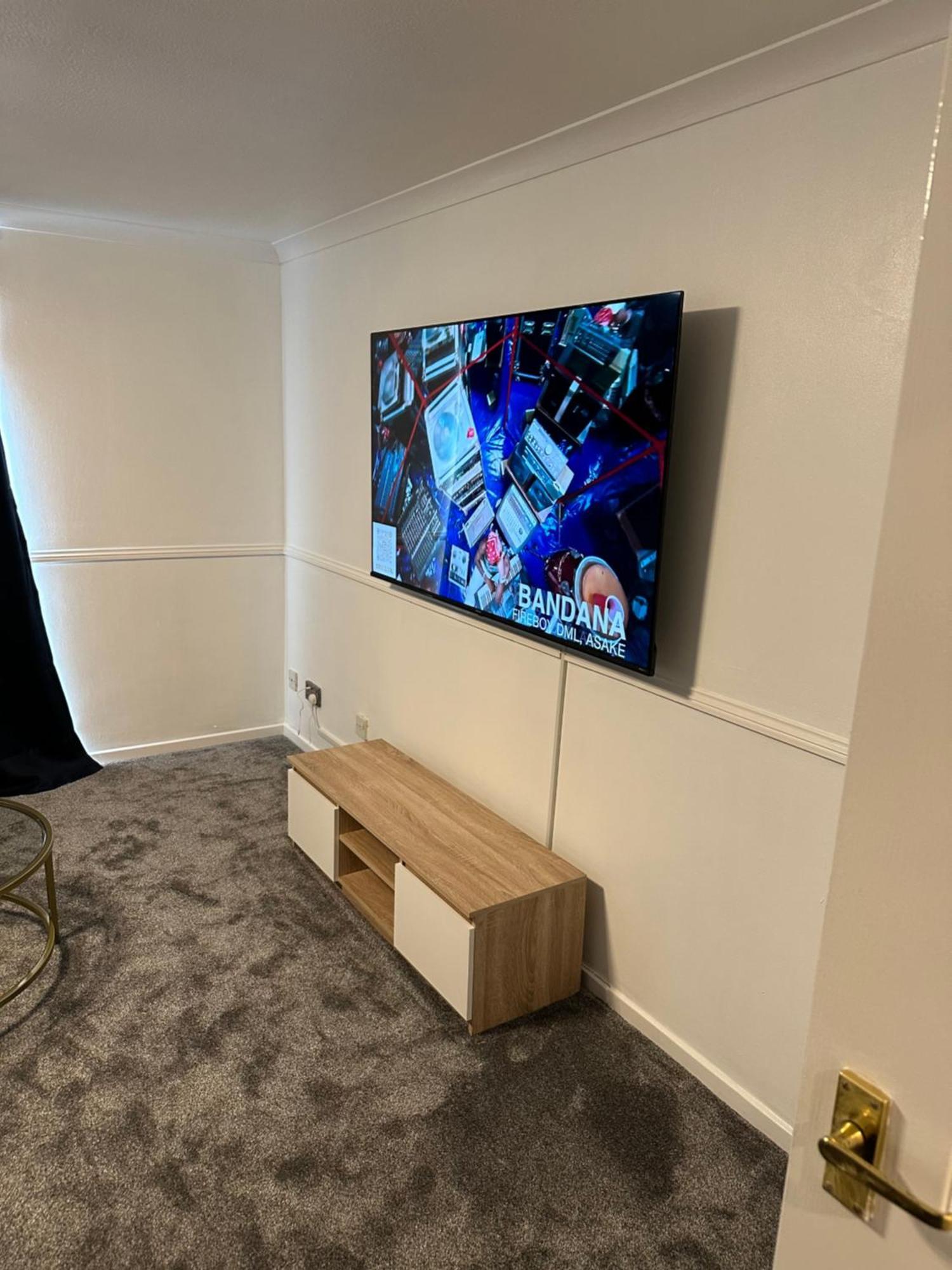 Apartment Lovely Two Bedroom Flat